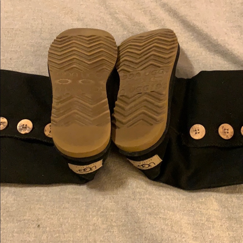 Ugg - Picture 4 of 4